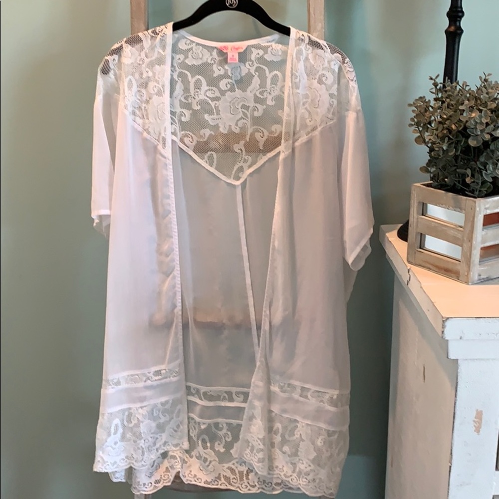 White lace kimono